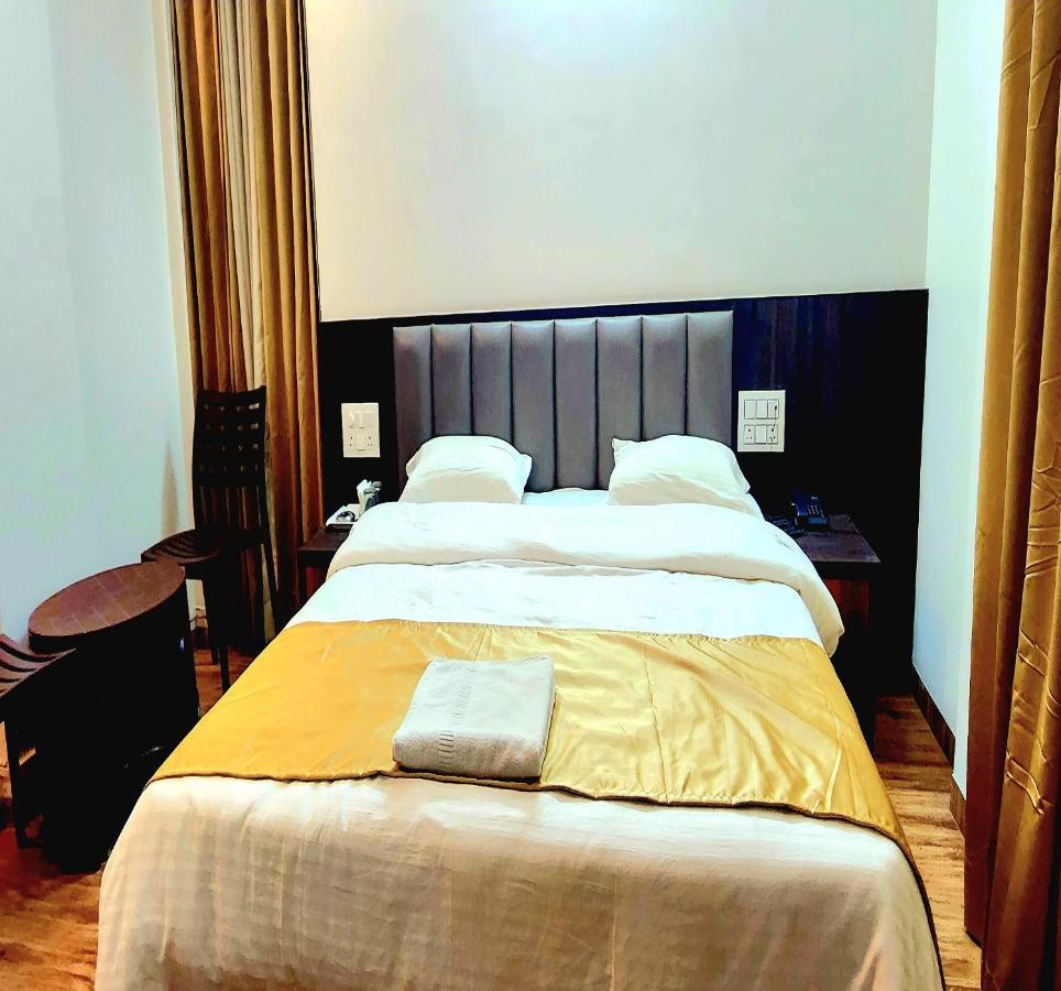 Hotel Shiv Sangram Ахмеднагар Экстерьер фото